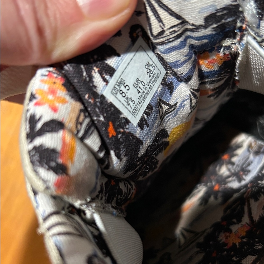 Beige Vans - Picture 4 of 6